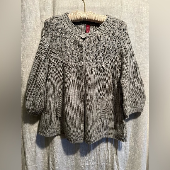 Old school Gitano sweater. Gray. Size 18/20. Three buttons. Three quarter sleeve - Picture 1 of 5